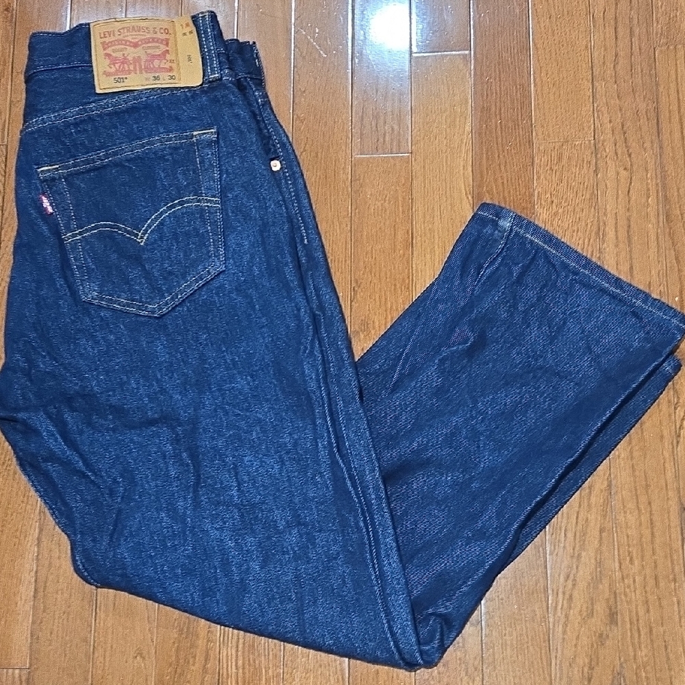 NWT Levi's 501 Button Fly Men's Jeans in Dark Blue Denim New Without Tags